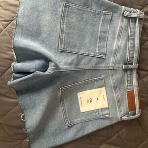 HIDDEN Shorts
NWT